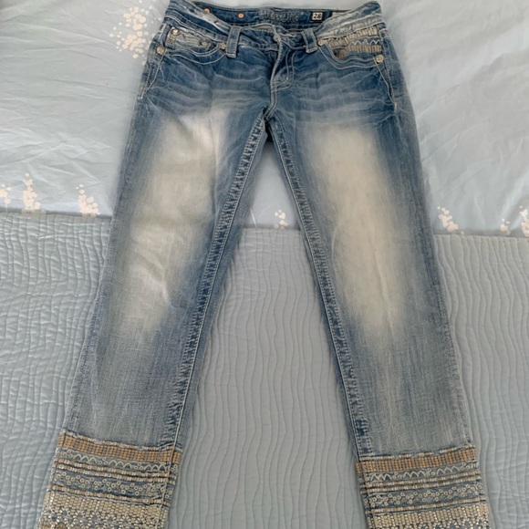 Nice Miss Me Signature Cuff Light Blue Jeans. Size 28 - Picture 8 of 11